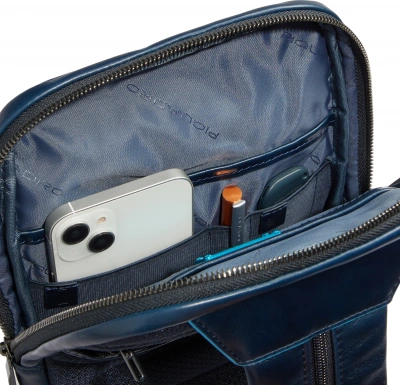 Рюкзак слинг мужской Piquadro Blue Square CA6589B2/BLU2 темно-синий натур.кожа