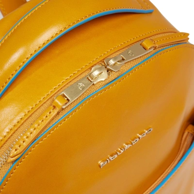 Рюкзак женский Piquadro Blue Square CA6677B2/G горчичный натур.кожа