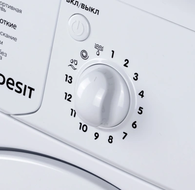 Стиральная машина Indesit IWSC 5105 класс: A загр.фронтальная макс.:5кг белый