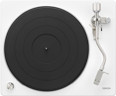 Проигрыватель винила Denon DP-400 частично автоматический белый