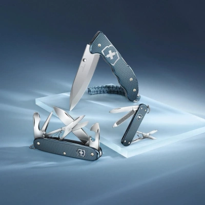 Нож перочинный Victorinox Pioneer X Alox LE26 (0.8231.L26) 93мм 9функц. синий подар.коробка