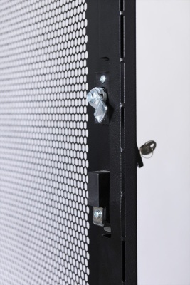 Шкаф серверный ЦМО (ШТК-СП-42.8.12-48АА-9005) напольный 42U 800x1190мм пер.дв.перфор. задн.дв.перфор.2-хст. 2 бок.пан. направл.под закл.гайки 1350кг черный 890мм 174кг 120град. 1950мм IP20 сталь