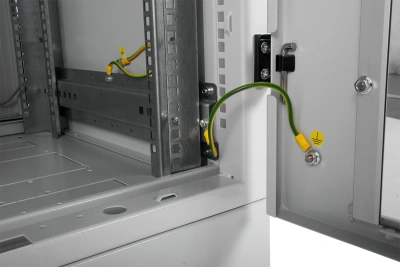 Шкаф коммутационный ЦМО (ШТК-М-24.6.6-1ААА) напольный 24U 600x600мм пер.дв.стекл 2 бок.пан. 700кг серый 455мм 60кг 180град. 1245мм IP20 металл