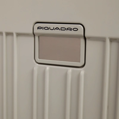 Чемодан Piquadro POP (BV4425POP/BE) 40x20x55см 31л. 2.87кг. поликарбонат бежевый