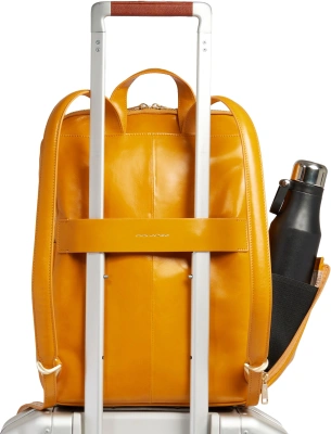 Рюкзак женский Piquadro Blue Square CA6678B2/G горчичный натур.кожа