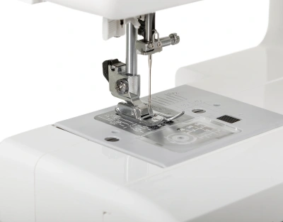 Швейная машина Janome Excellent Stitch 18A белый