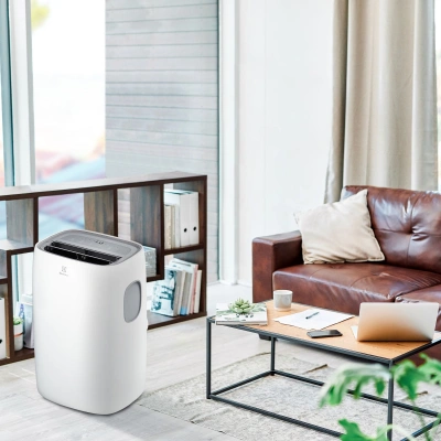 Кондиционер мобильный Electrolux Loft EACM-13 CL/N3 белый площ.32м2