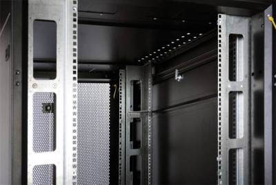 Шкаф серверный ЦМО (ШТК-СП-48.8.12-44АА-9005) напольный 48U 800x1130мм пер.дв.перфор. задн.дв.перфор. 2 бок.пан. 1350кг черный 890мм 170кг 180град. 2215мм