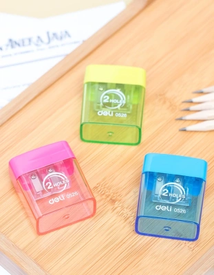 Точилка для карандашей ручная Deli E0526 2 отверстия пластик ассорти блистер