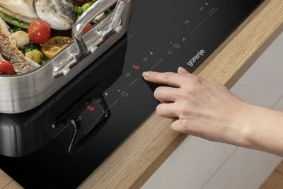 Индукционная варочная поверхность Gorenje GI6432BSCE черный