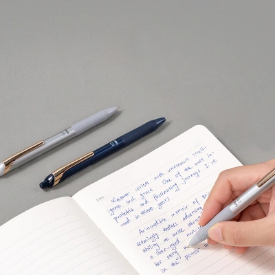 Ручка шариков. автоматическая Deli EQ88-BL d=0.7мм син. черн. карт.уп. игловидный пиш. наконечник резин. манжета чернила пониженной вязкости