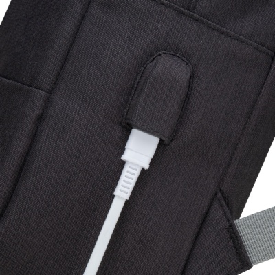 Рюкзак для ноутбука 15.6" Riva 7562 черный полиэстер (7562 BLACK)