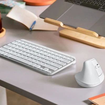 Мышь Logitech Lift белый оптическая 4000dpi silent беспров. BT/Radio USB для ноутбука 5but (910-006486)