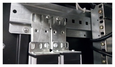 Блок распределения питания Rem R-16-20S-A-1420-3 верт.размещ. 20xSchuko базовые 16A Schuko 3м