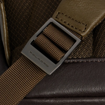 Рюкзак мужской Piquadro Black Square CA6501B3/VETM хаки натур.кожа