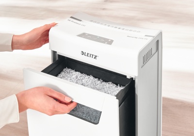 Шредер Leitz IQ Protect Premium 8X белый (секр.P-4) фрагменты 8лист. 14лтр. скрепки скобы