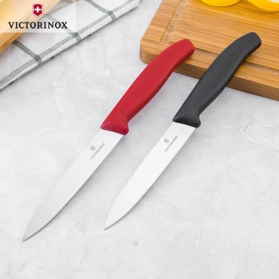 Нож кухонный Victorinox Swiss Classic (6.7703) стальной для чистки овощей и фруктов лезв.100мм прямая заточка черный