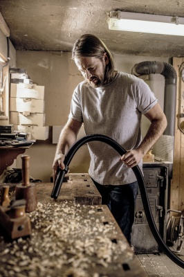 Строительный пылесос Karcher WD 2 Plus S V-15/4/18 1000Вт (уборка: сухая/влажная/выдув/сбор воды) желтый