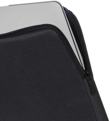 Чехол для ноутбука 14" Riva 7704 черный полиэстер (7704 BLACK)