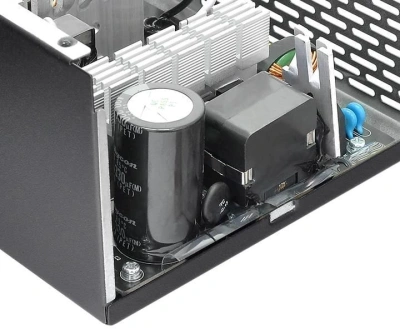Блок питания Thermaltake ATX 550W Smart BX1 SE 80+ bronze (20+4pin) APFC 120mm fan color LED 6xSATA RTL
