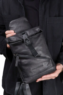 Рюкзак слинг Piquadro Harper CA6784AP/N черный натур.кожа