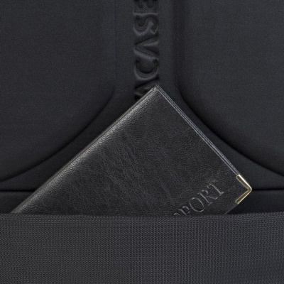 Рюкзак для ноутбука 17.3" Riva 7860 черный полиэстер (7860 BLACK)