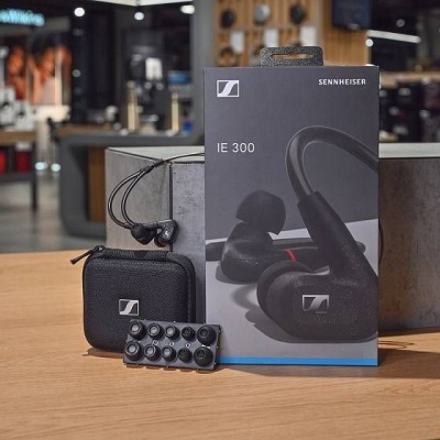 Наушники вкладыши Sennheiser IE 300 1.25м черный проводные крепление за ухом (509104)