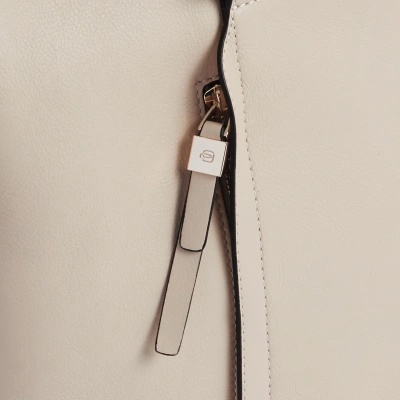 Деловая сумка женская Piquadro Circle CA4021W92/BECU с отделением для ноутбука 15.6" бежевая натур.кожа