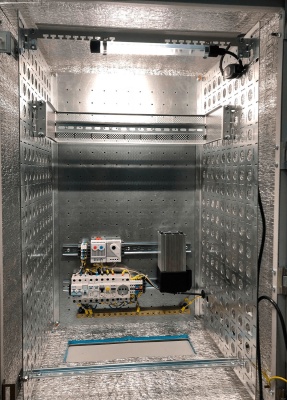 Шкаф коммутационный ЦМО (ШТВ-Н-18.6.5-4ААА-Т1) настенный 18U 600x500мм пер.дв.стал.лист несъемн.бок.пан. 150кг серый 75кг 120град. 900мм IP55 IK10 металл уличный всепогодный с кондиционером с вентилятором с нагревателем укомплектованный