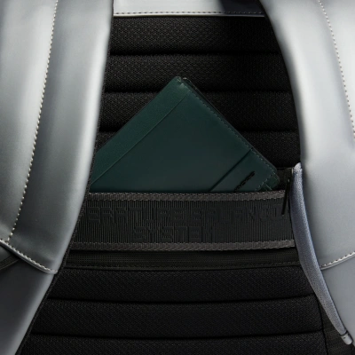 Рюкзак мужской Piquadro Corner 2.0 CA6464C2OW/MGR серебристый/черный полиуретан/полиэстер