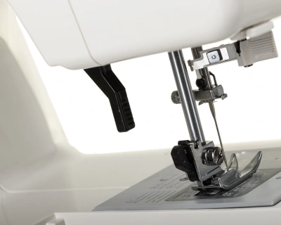 Швейная машина Janome Excellent Stitch 18A белый
