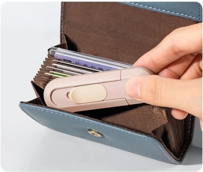 Нож канцелярский Deli ENS065-PK шир.лез.12мм пластик розовый