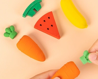 Ластик Deli VP414car VP414ORANGE морковь 54x23x16мм оранжевый блистер с европодвесом