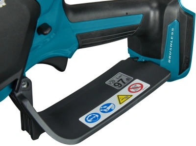 Цепная пила Makita DUC150SF аккум. 320Вт дл.шины:6" (15cm) 1аккум. 3Ач ЗУ
