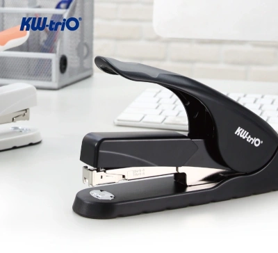 Степлер настольный Kw-Trio 5818 Soft-Touch 24/6 24/8 26/6 26/8 (40листов) снижение усилия ассорти 210скоб