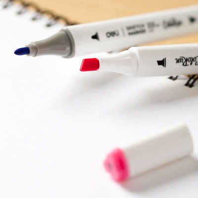 Набор маркеров для скетчинга Deli EC187-12 ColoRun 11мм 150мм трехгр. двойной пиш. наконечник 1-5мм 12цв. ассорти пластиковая коробка (12шт.)