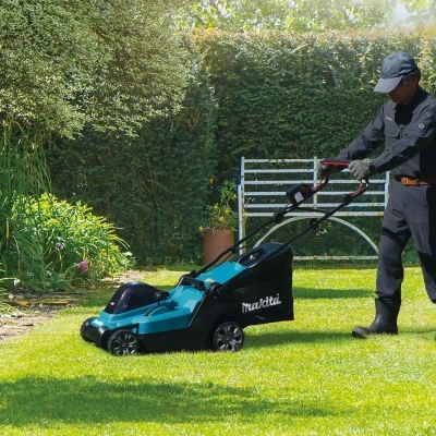 Газонокосилка роторная Makita LM003GU102 740Вт