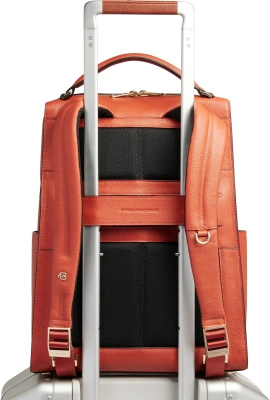 Рюкзак женский Piquadro Patricia CA6772W140/AR коралловый натур.кожа