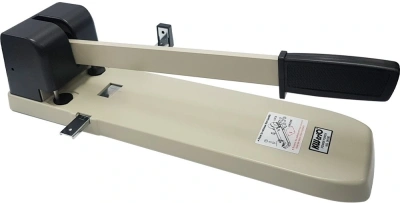 Дырокол Kw-Trio 933 макс.:190лист. металл/пластик черный/белый отв.:2 с линейкой