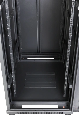 Шкаф серверный Lanmaster (TWT-CBB-47U-6X6-G1) напольный 47U 600x600мм пер.дв.стекл металл 2 бок.пан. 800кг черный 526мм 95кг 2277мм IP20 металл