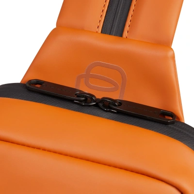 Рюкзак слинг Piquadro Corner 2.0 CA6466C2OW/CU оранжевый полиэстер