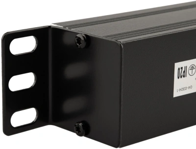 Блок распределения питания Rexant 04-0304-1 гор.размещ. 8xC13 базовые 10A C14 2м