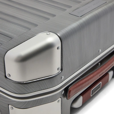 Чемодан Piquadro PQ-LM PQLM (BV7282PQLM/NCU) 40x55x20см 31л. 3.84кг. поликарбонат/натур.кожа темно-серый