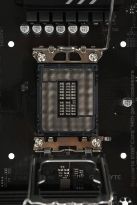 Материнская плата Gigabyte Z790 EAGLE AX Soc-1700 Intel Z790 4xDDR5 ATX AC`97 8ch(7.1) 2.5Gg RAID+HDMI+DP