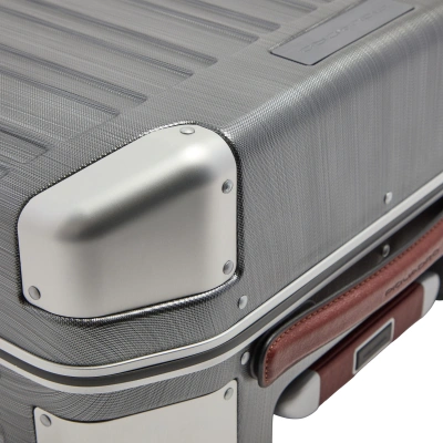 Чемодан Piquadro PQ-LM PQLM (BV7282PQLM/NCU) 40x55x20см 31л. 3.84кг. поликарбонат/натур.кожа темно-серый