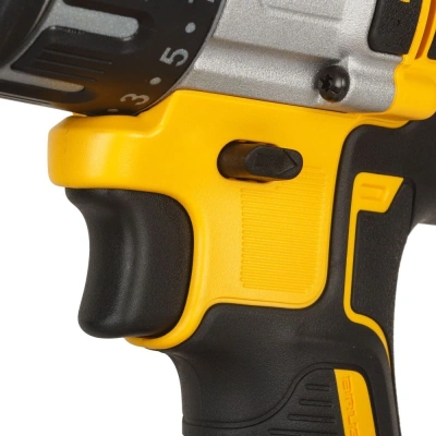 Дрель-шуруповерт DeWalt DCD996NT аккум. патрон:быстрозажимной (кейс в комплекте)