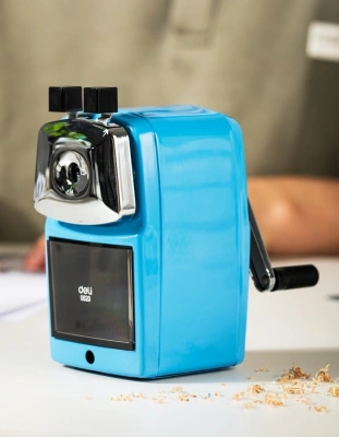 Точилка для карандашей механическая Deli E0620 1 отверстие ассорти